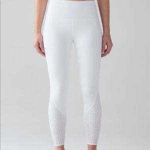 WHITE LULULEMON LEGGINGS 🤍